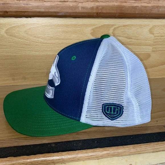 Vancouver Canucks Fitted Hat - Picture 2 of 5